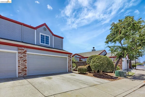 $639,000 | 16 Town Square Place, Oakland, CA 94603