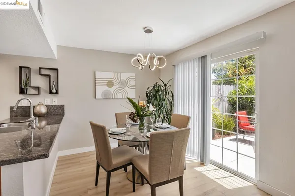 $639,000 | 16 Town Square Place, Oakland, CA 94603