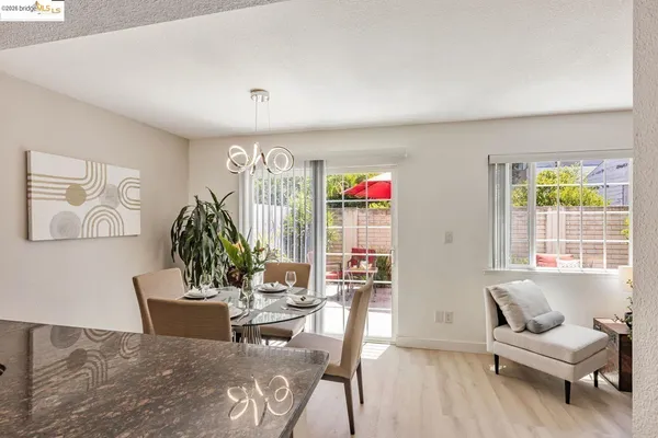 $639,000 | 16 Town Square Place, Oakland, CA 94603