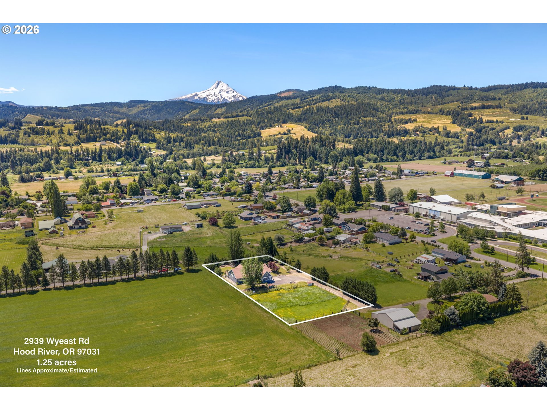 2939 Wyeast Road Hood River, OR 97031 - Photo 5 of 48