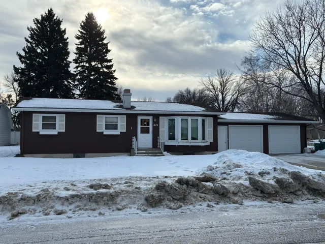 $229,900 | 1419 Westmore Avenue, Wahpeton, ND 58075