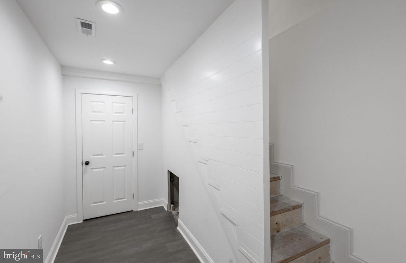 3905 8th Street Baltimore, MD 21225 - Photo 6 of 15
