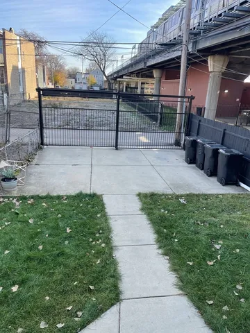 $1,600 | 1939 South Sawyer Avenue, Chicago, IL 60623