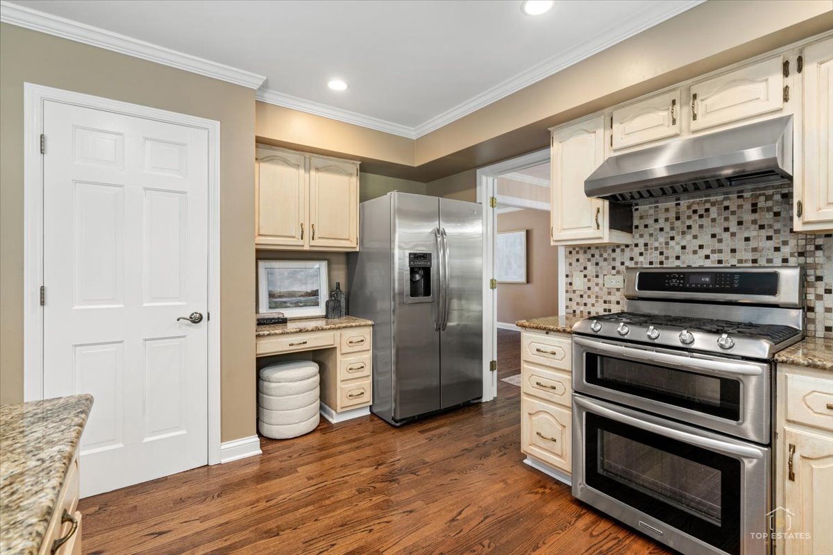1347 Deep Run Road Naperville, IL 60540 - Photo 10 of 38