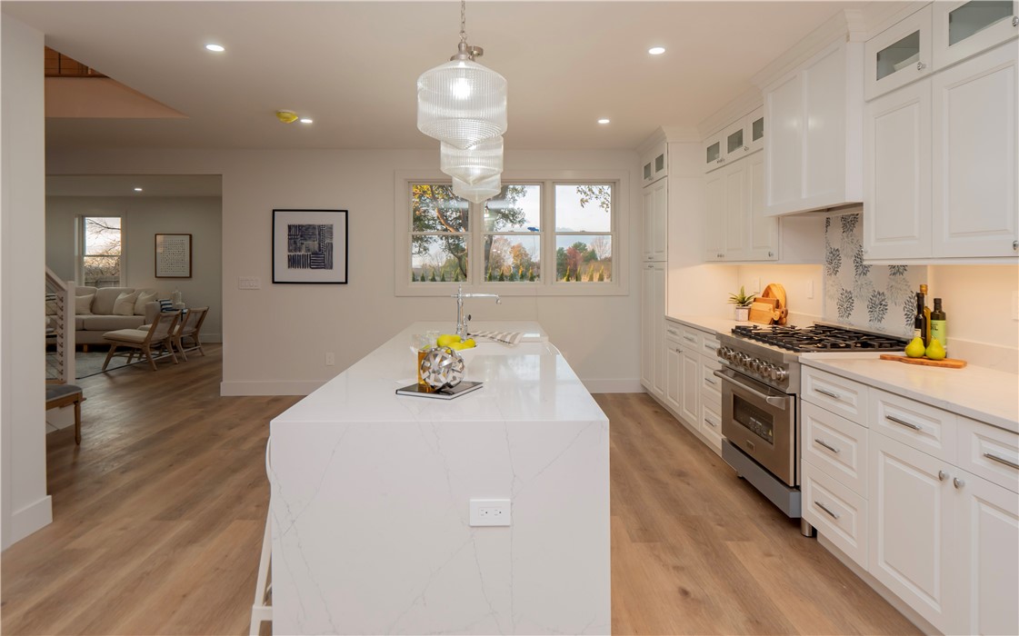 1096 East Main Road Middletown, RI 02842 - Photo 15 of 50