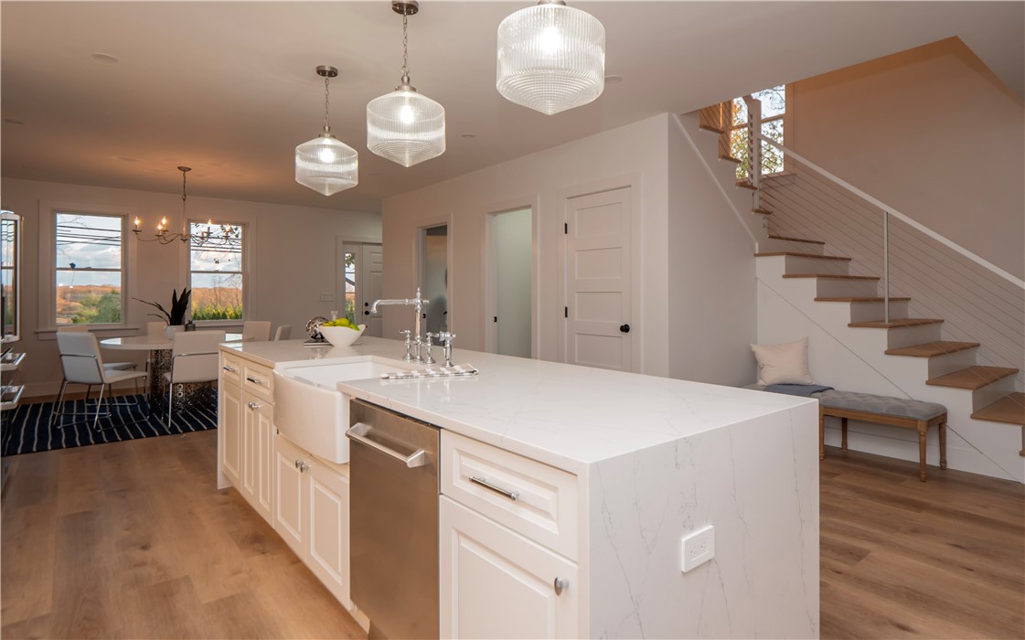 1096 East Main Road Middletown, RI 02842 - Photo 17 of 50