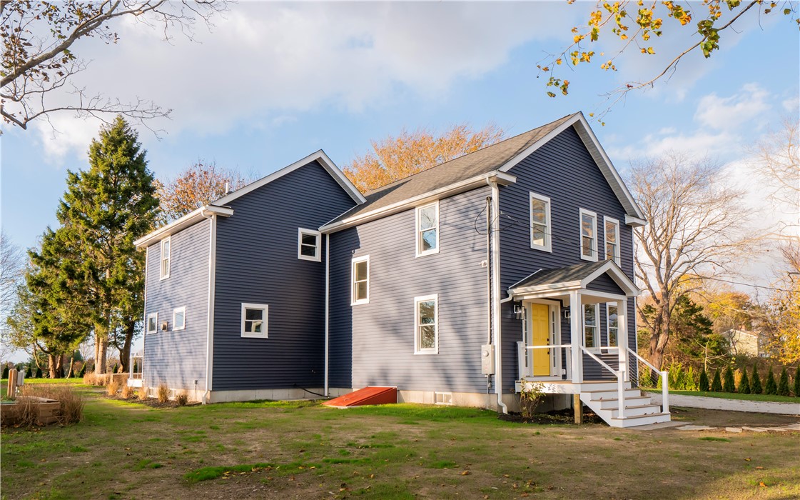 1096 East Main Road Middletown, RI 02842 - Photo 2 of 50