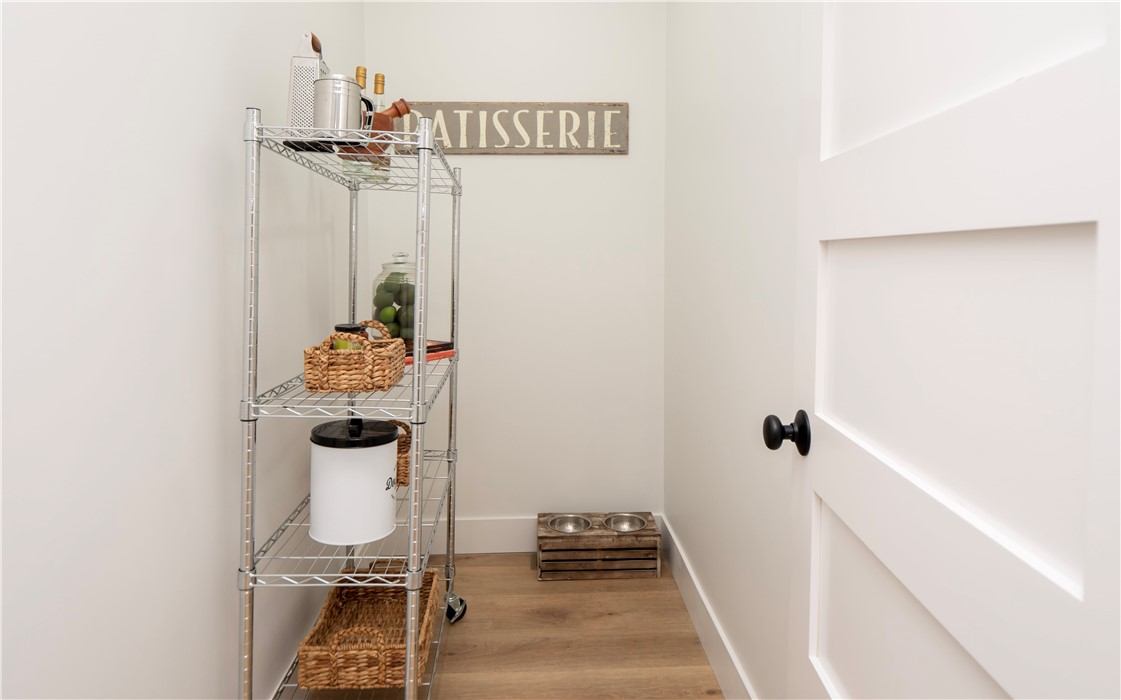 1096 East Main Road Middletown, RI 02842 - Photo 21 of 50