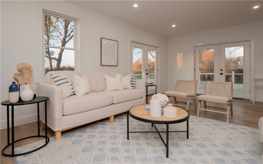 1096 East Main Road Middletown, RI 02842 - Photo 30 of 50