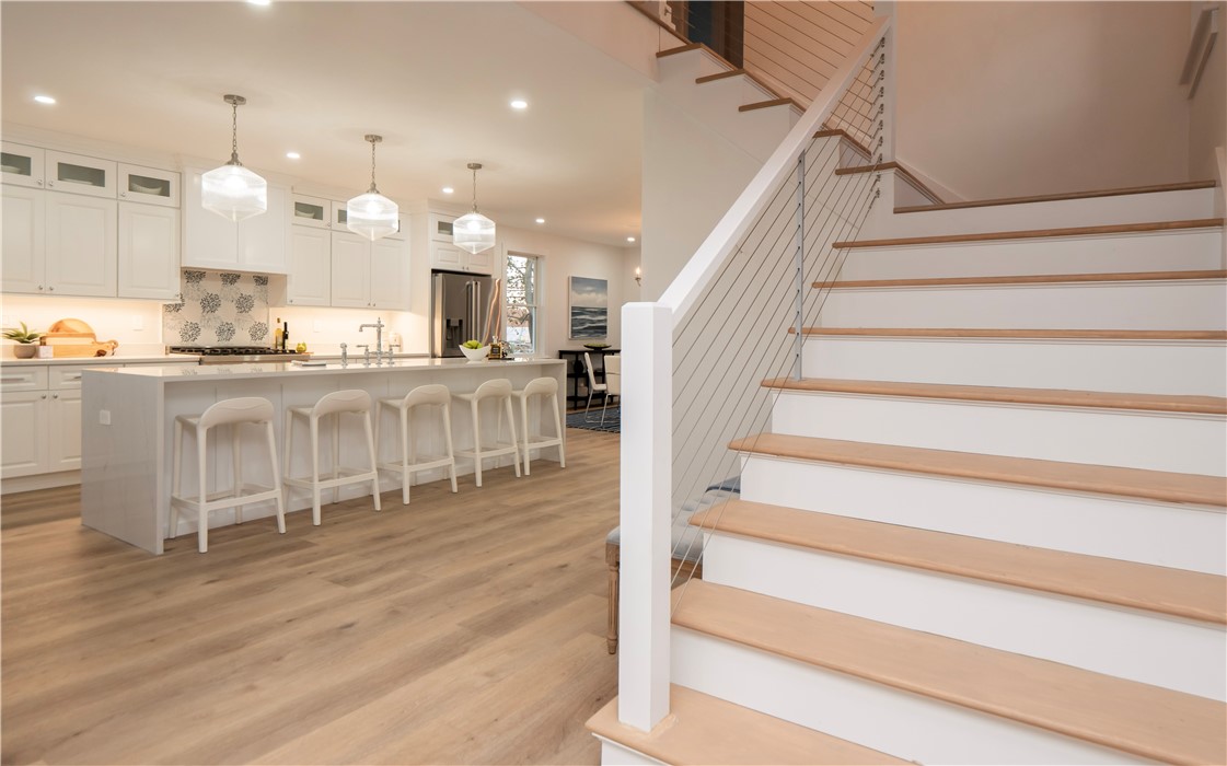 1096 East Main Road Middletown, RI 02842 - Photo 33 of 50