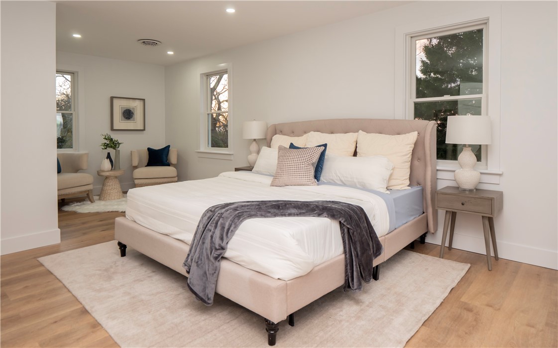 1096 East Main Road Middletown, RI 02842 - Photo 36 of 50