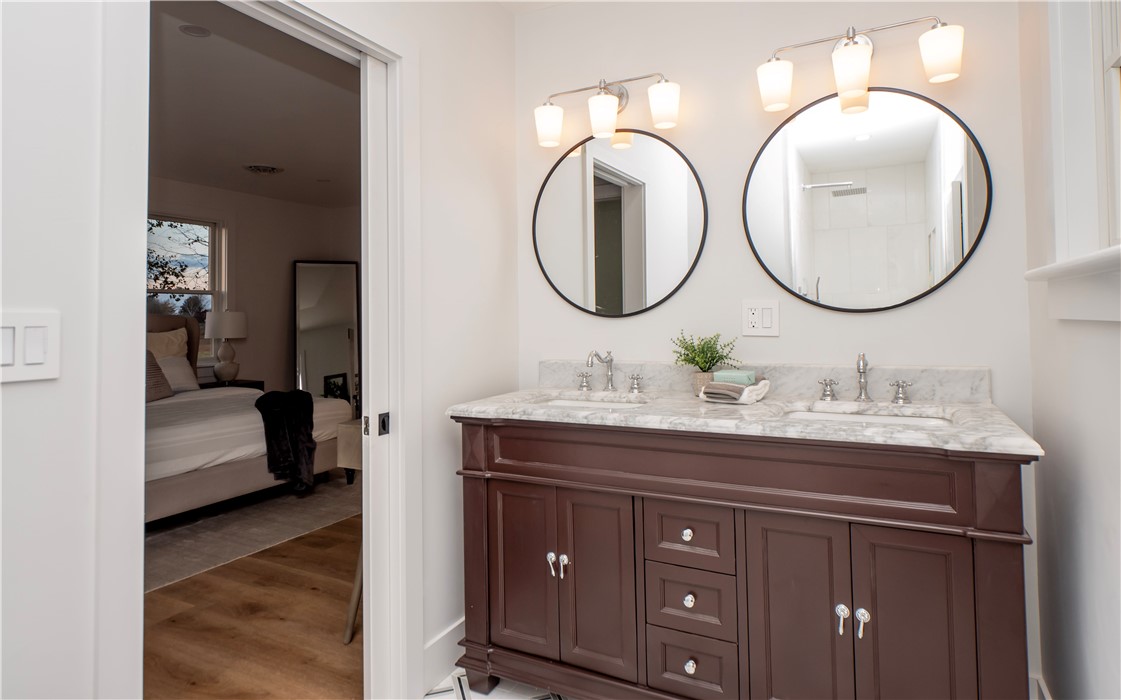 1096 East Main Road Middletown, RI 02842 - Photo 40 of 50