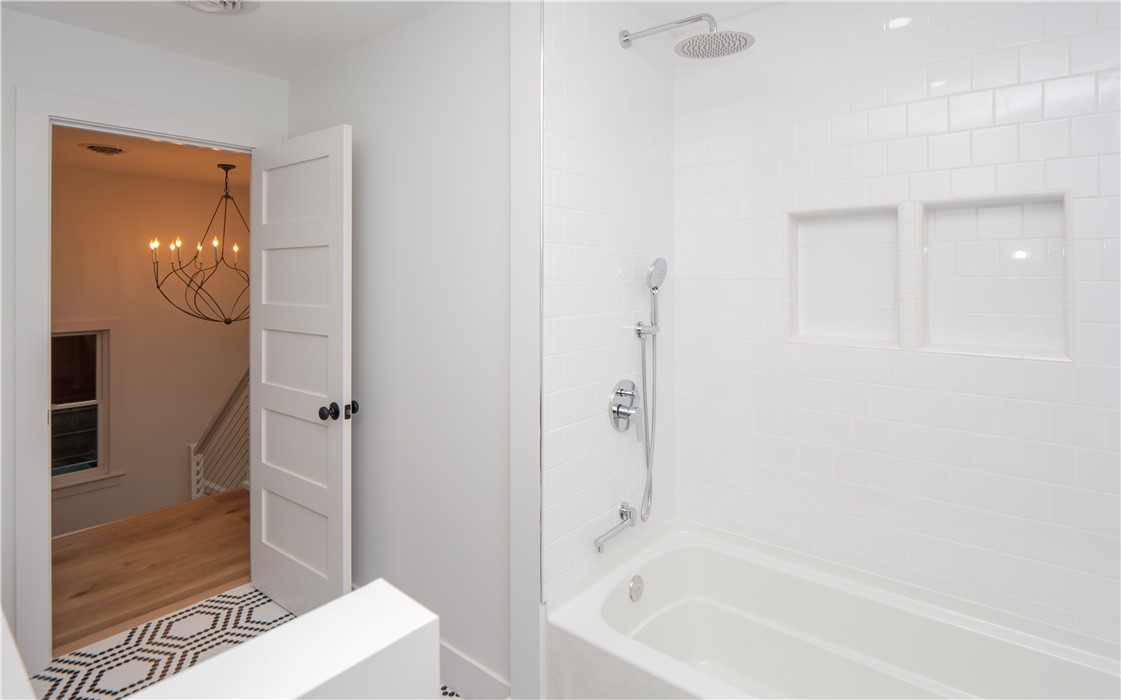 1096 East Main Road Middletown, RI 02842 - Photo 46 of 50