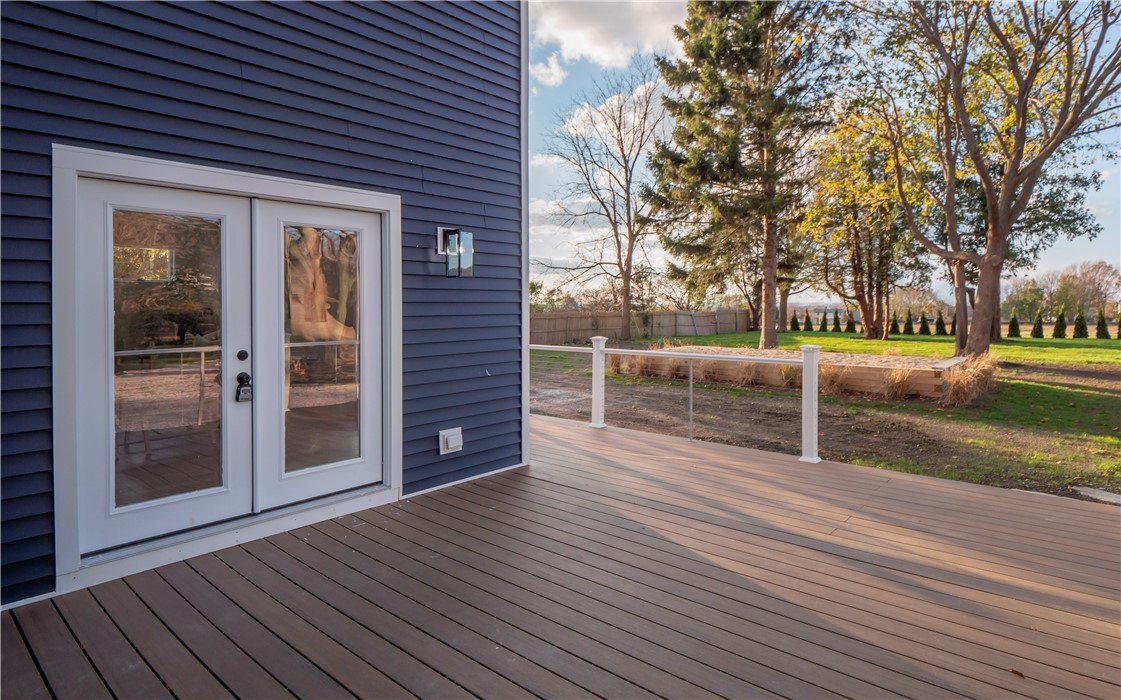 1096 East Main Road Middletown, RI 02842 - Photo 9 of 50