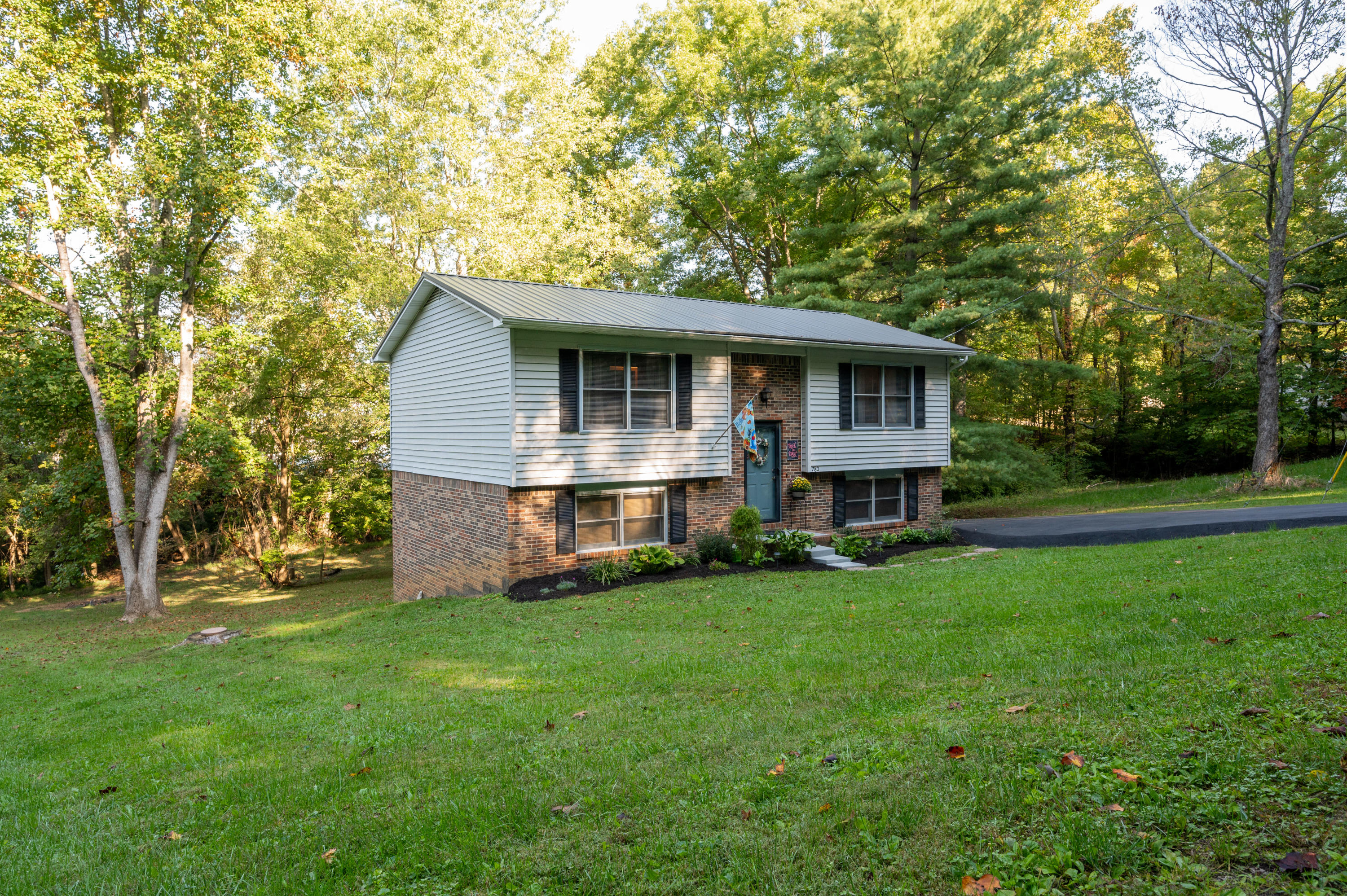 780 Meadow View Road Bristol, TN 37620 - Photo 31 of 35 Meadow View-4
