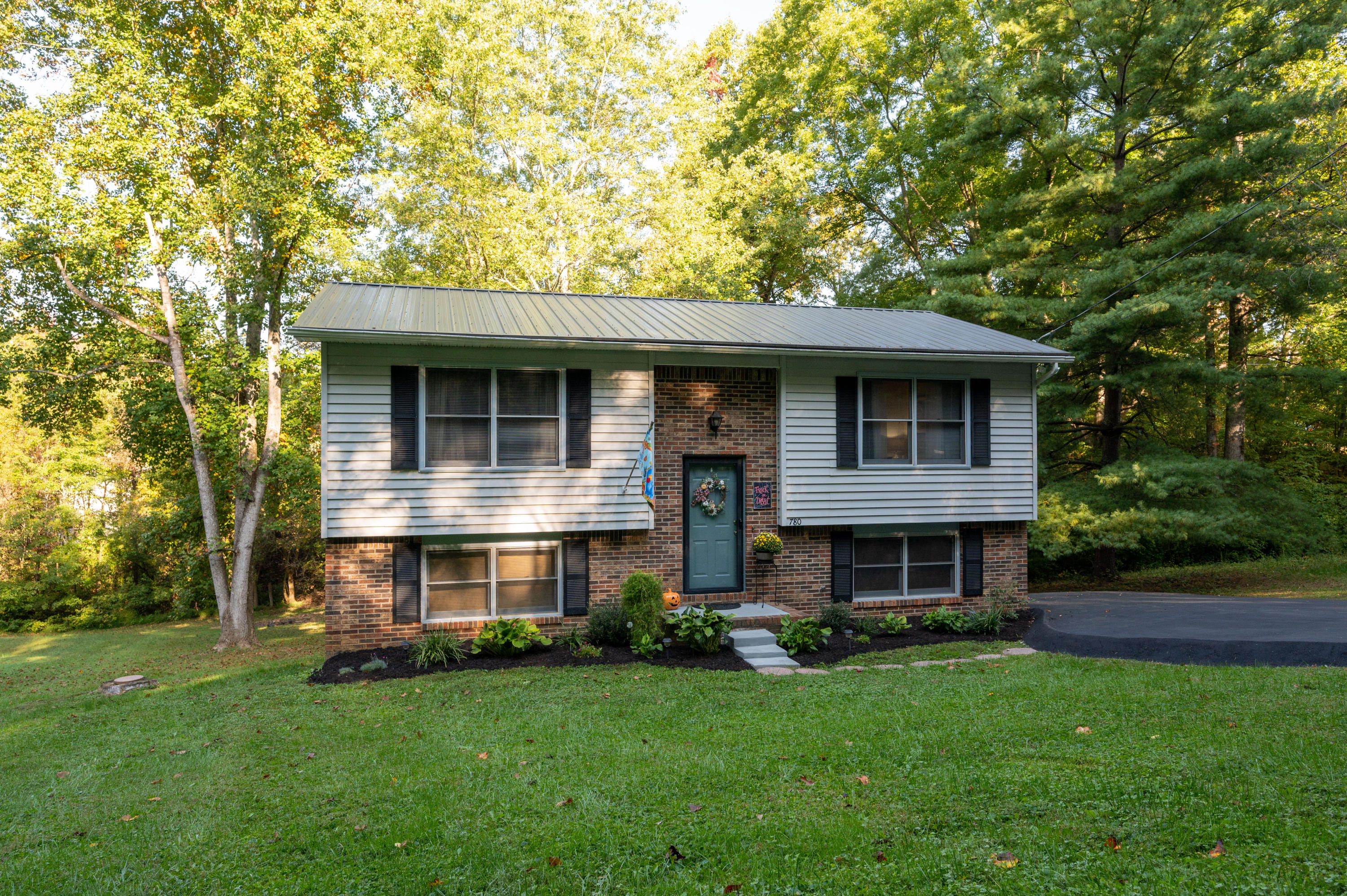 780 Meadow View Road Bristol, TN 37620 - Photo 35 of 35 Meadow View-2