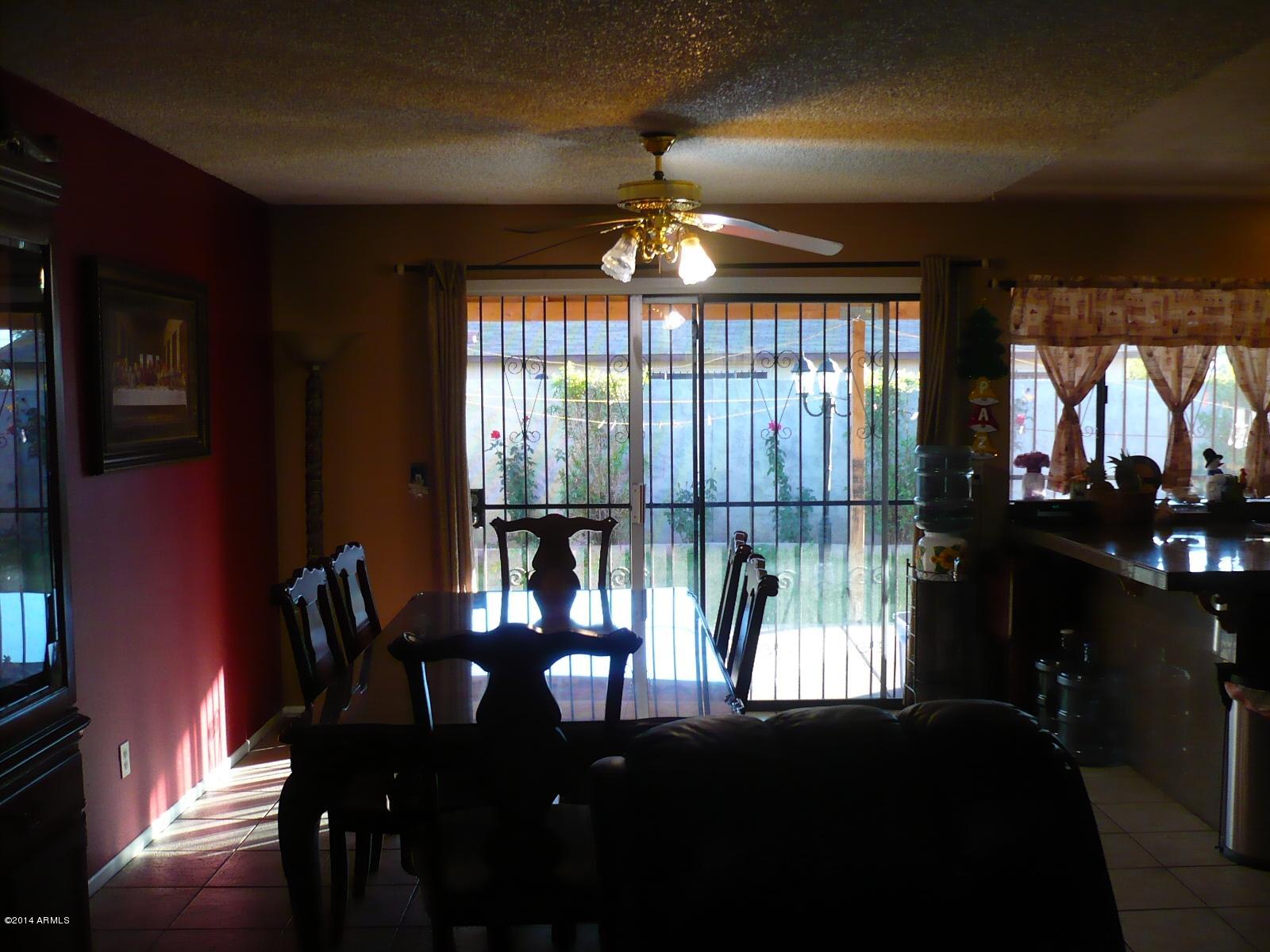 7207 West Merrell Street Phoenix, AZ 85033 - Photo 4 of 12 Perez 007