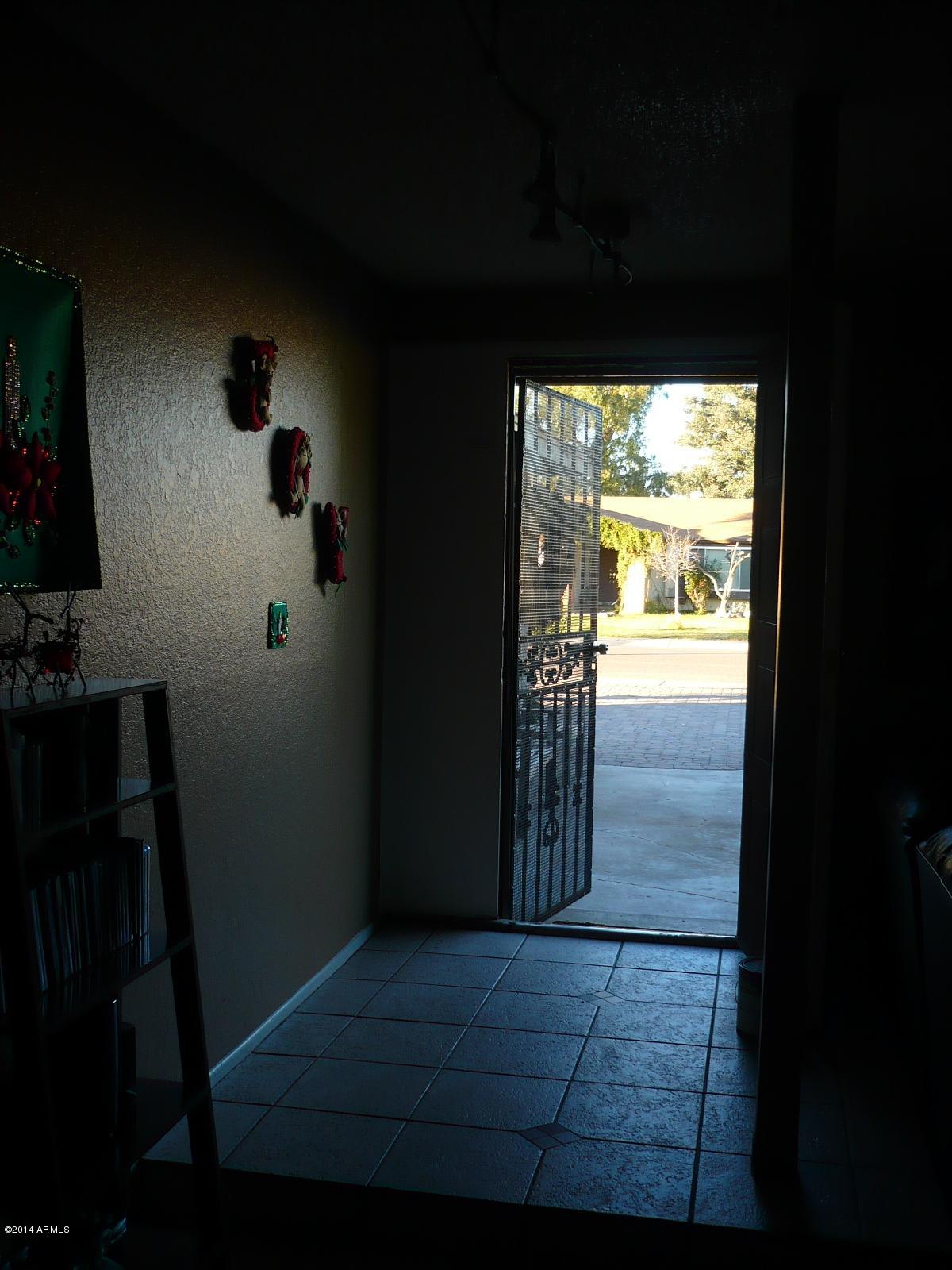 7207 West Merrell Street Phoenix, AZ 85033 - Photo 5 of 12 Perez 014