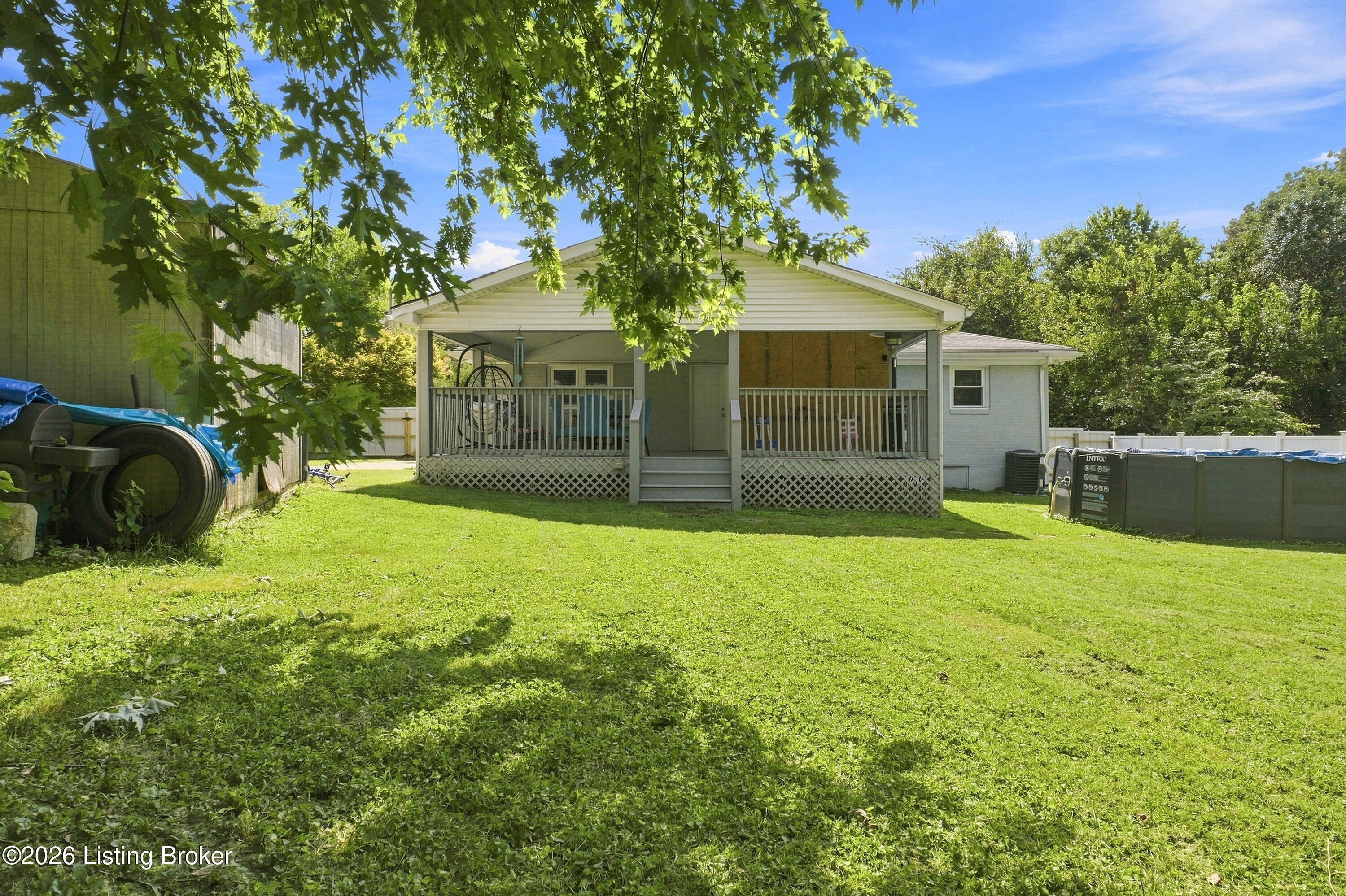 5509 Mary Layne Road Louisville, KY 40219 - Photo 28 of 28 28_5509mary_louisvillerealestatemedia_13