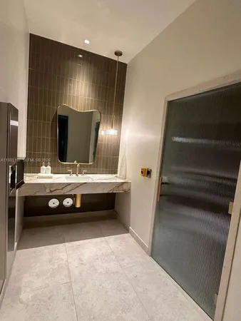 $5,000 | 77 Southeast 5th Street, Unit 1513, Miami, FL 33131