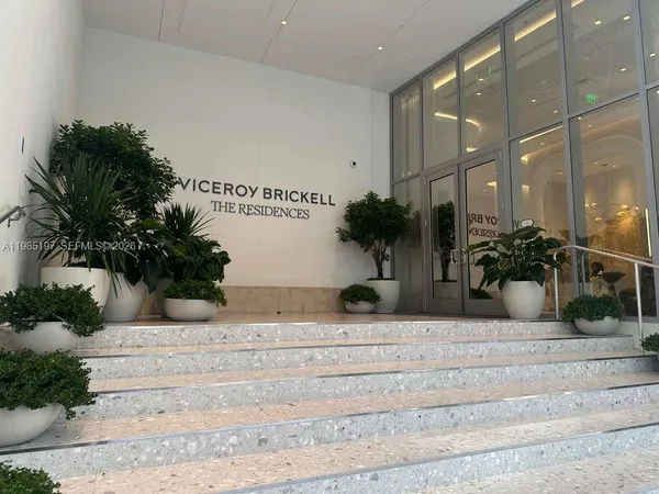 $5,000 | 77 Southeast 5th Street, Unit 1513, Miami, FL 33131