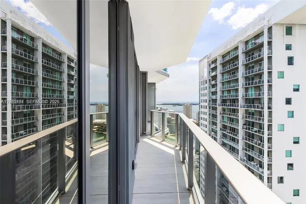 $5,000 | 77 Southeast 5th Street, Unit 1513, Miami, FL 33131