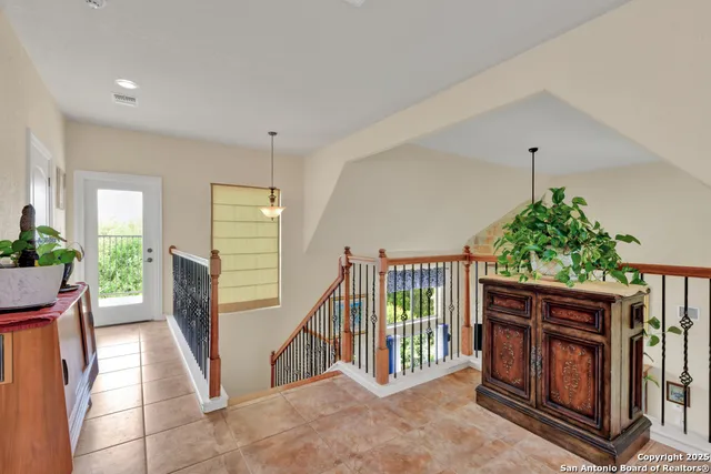 $615,000 | 853 County Road 2801 East, Mico, TX 78056