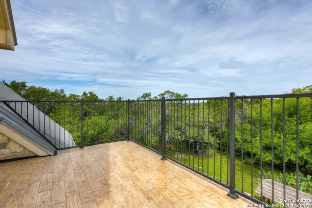 $615,000 | 853 County Road 2801 East, Mico, TX 78056