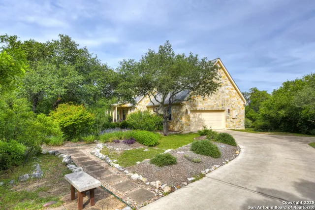 $615,000 | 853 County Road 2801 East, Mico, TX 78056