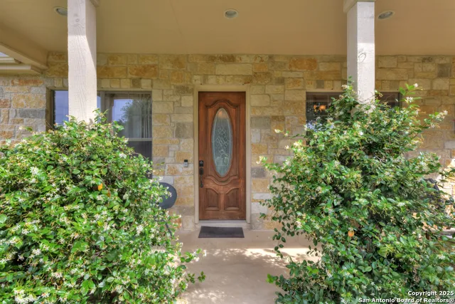 $615,000 | 853 County Road 2801 East, Mico, TX 78056