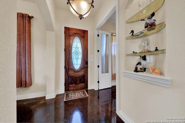 $615,000 | 853 County Road 2801 East, Mico, TX 78056