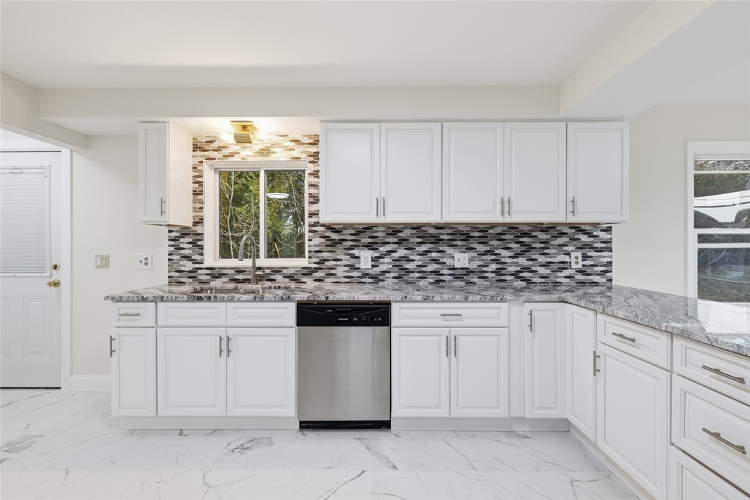 84 Bernice Avenue Woonsocket, RI 02895 - Photo 5 of 26