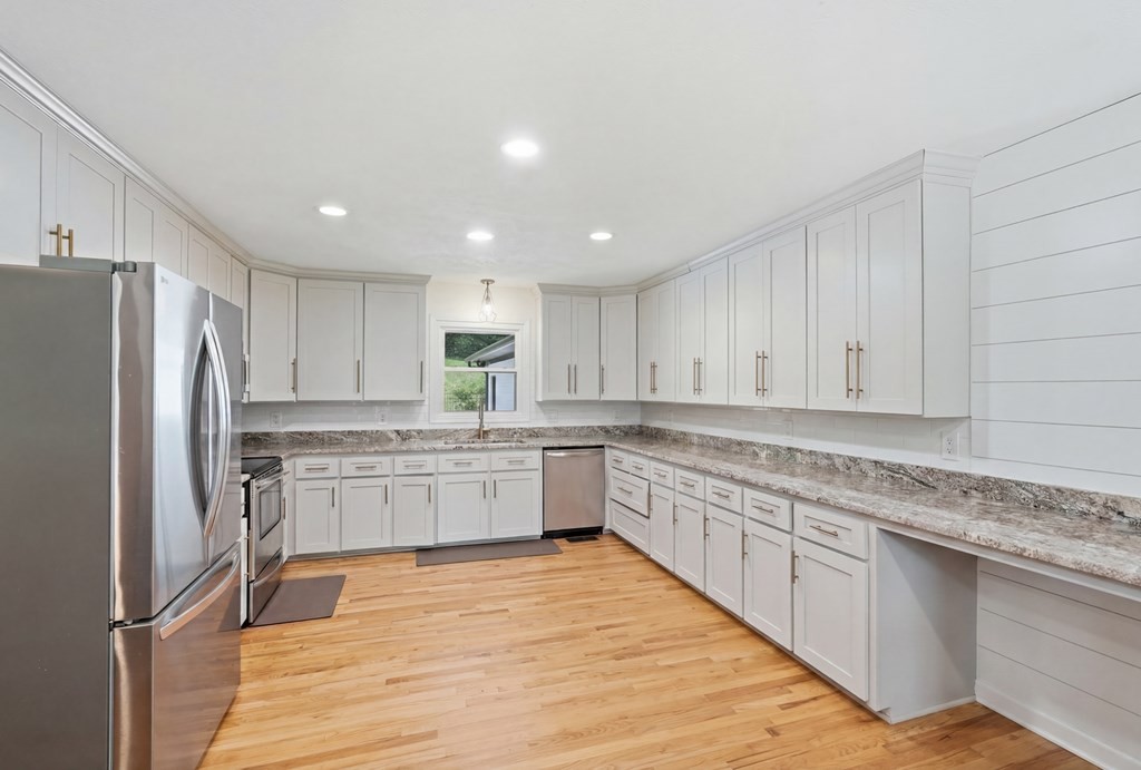237 Southfork Road Sparta, TN 38583 - Photo 11 of 47