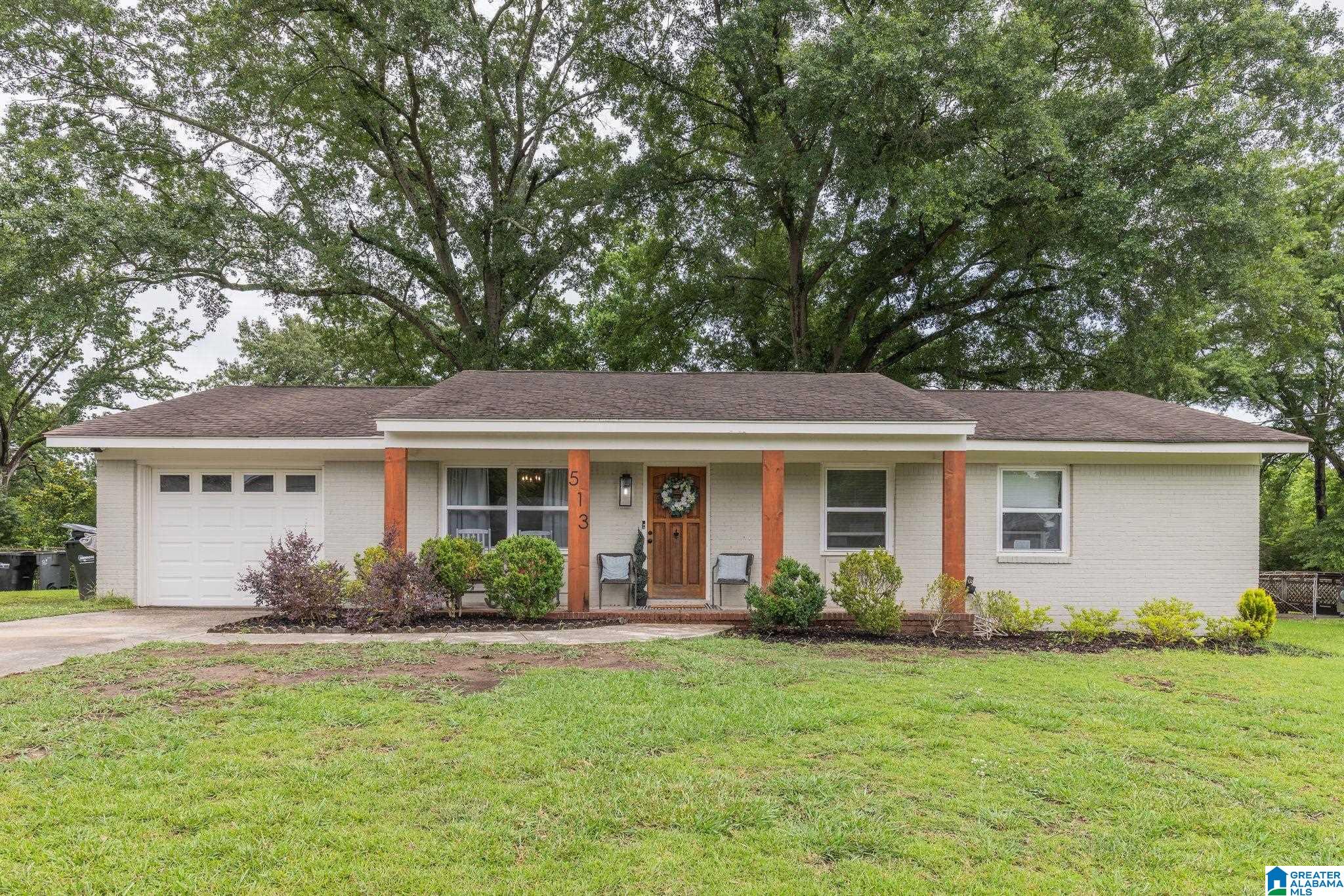 513 Overhill Road Pelham, AL 35124 - Photo 2 of 27 Gallery Image 2