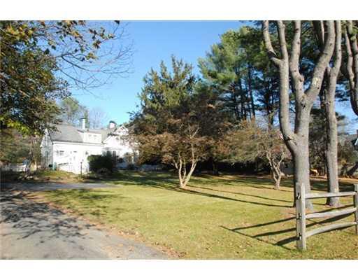 245 Foreside Road Falmouth, ME 04105 - Photo 5 of 11 Yard/Garden.