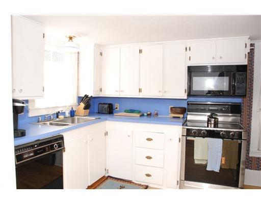 245 Foreside Road Falmouth, ME 04105 - Photo 7 of 11 Kitchen.