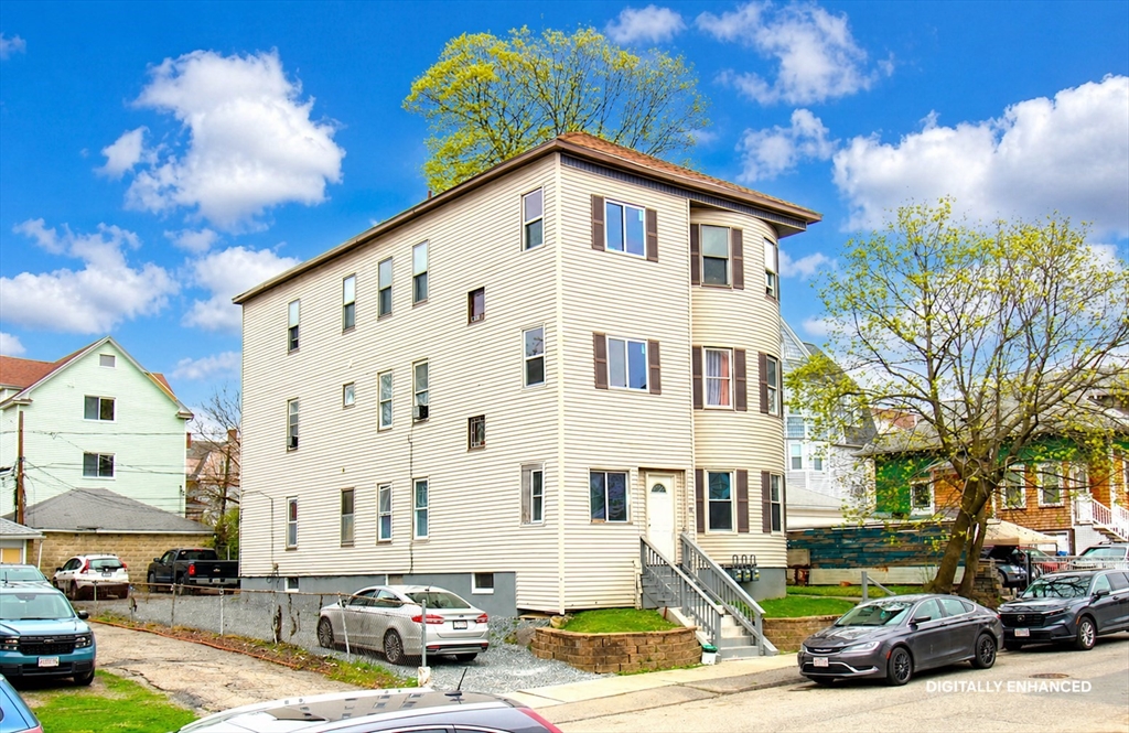 85 Harlem Street Worcester, MA 01610 - Photo 2 of 33