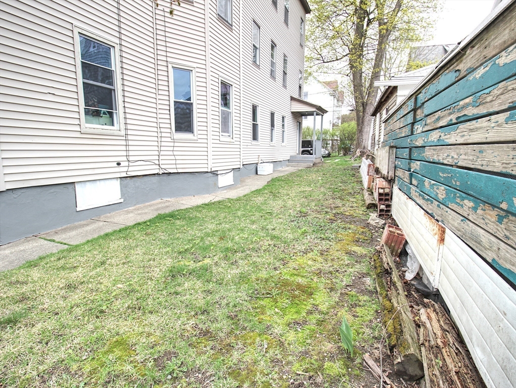 85 Harlem Street Worcester, MA 01610 - Photo 33 of 33