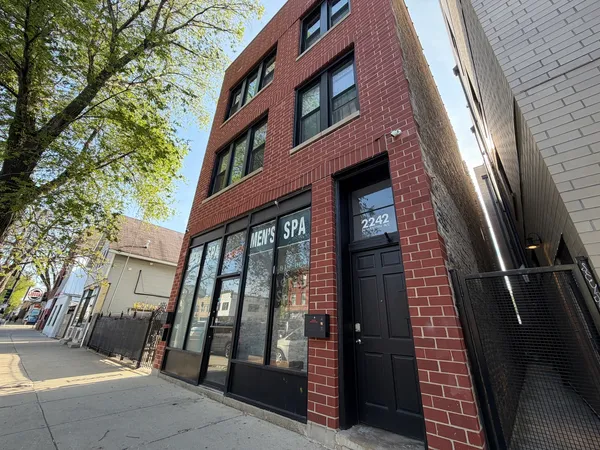 $2,500 | 2242 North Western Avenue, Unit 1R, Chicago, IL 60647