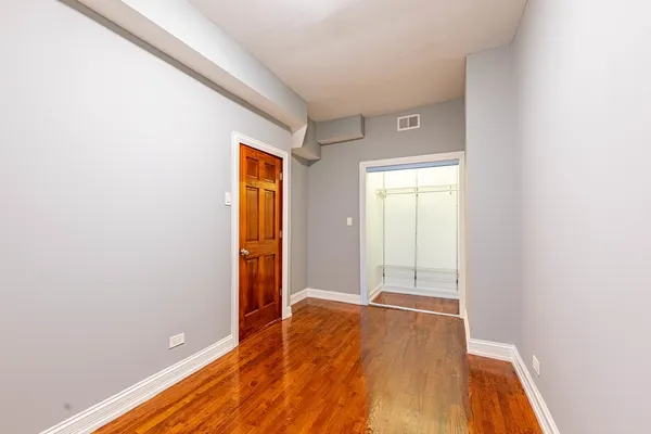 $2,500 | 2242 North Western Avenue, Unit 1R, Chicago, IL 60647