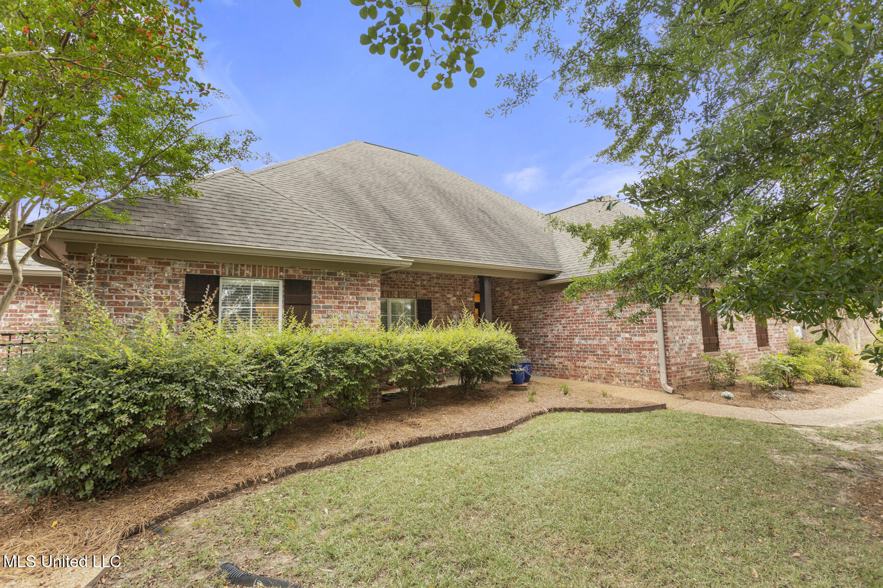 2003 Estates Cove Pearl, MS 39208 - Photo 2 of 33 2003 Estate Cv-2