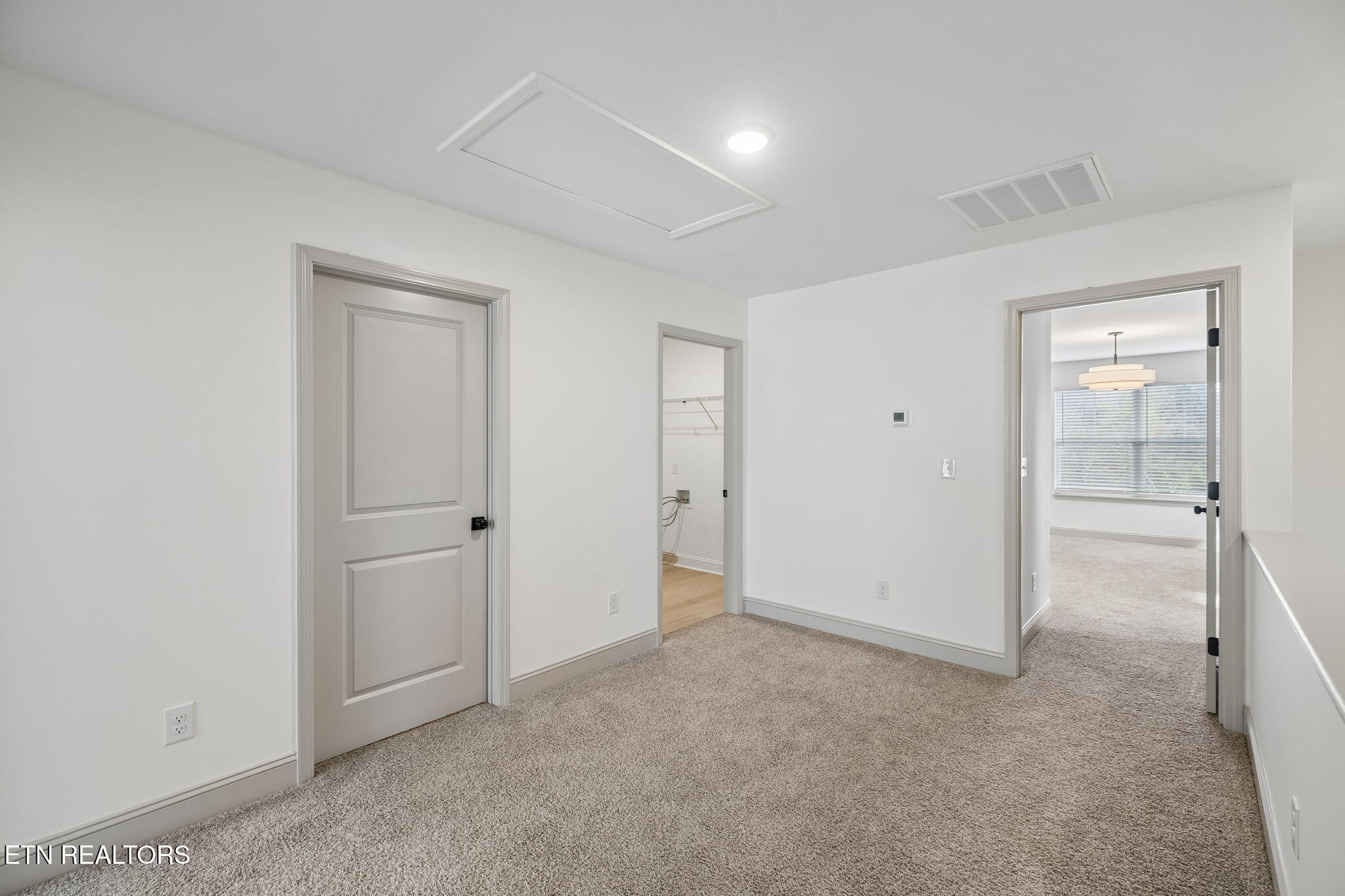 8416 Whisper Lane Powell, TN 37849 - Photo 13 of 39 15-8416 Whisper Ln - 015