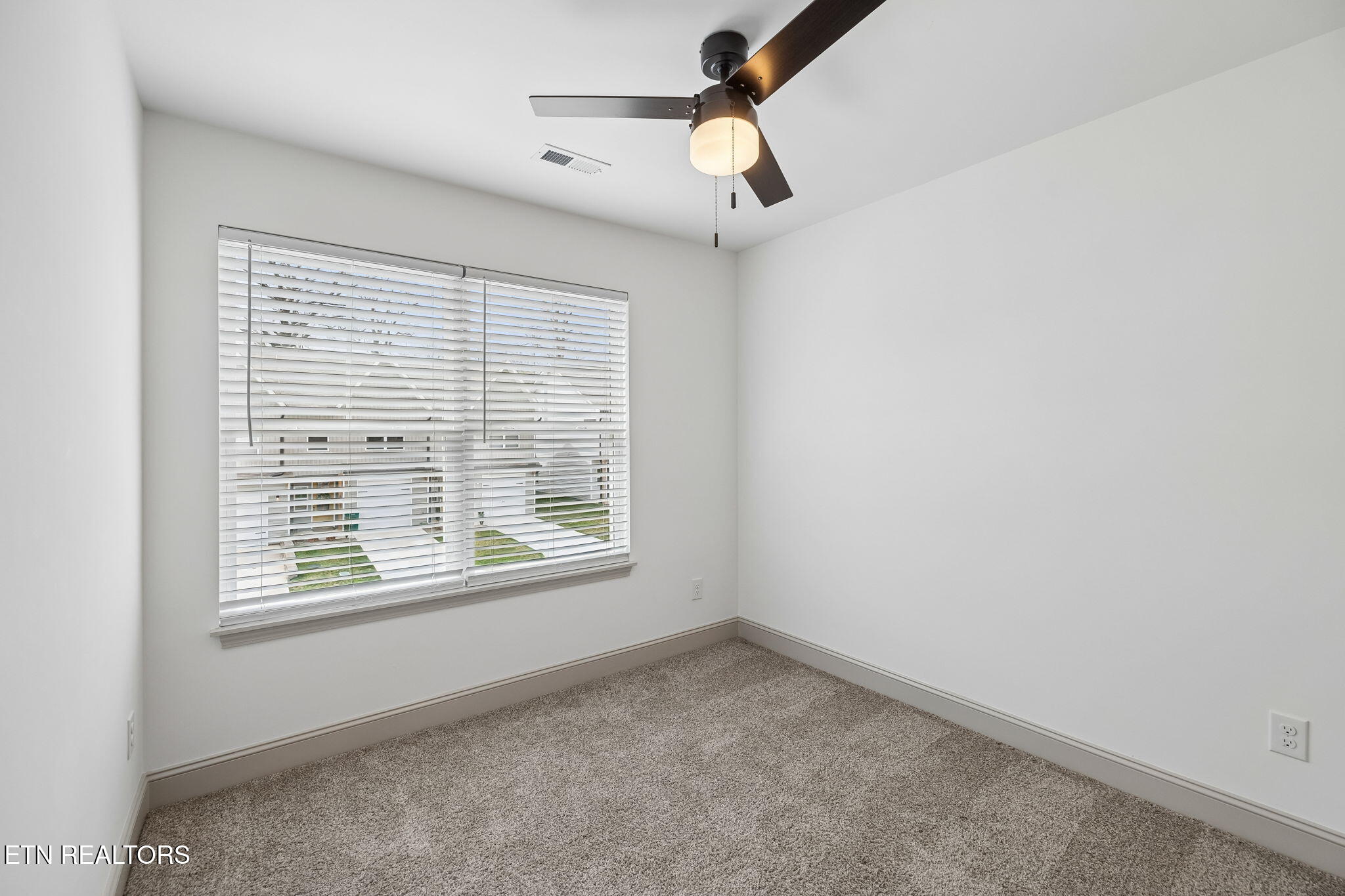 8416 Whisper Lane Powell, TN 37849 - Photo 17 of 39 19-8416 Whisper Ln - 019