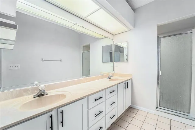 $435,000 | 2210 Lake Bay Way, Brandon, FL 33511