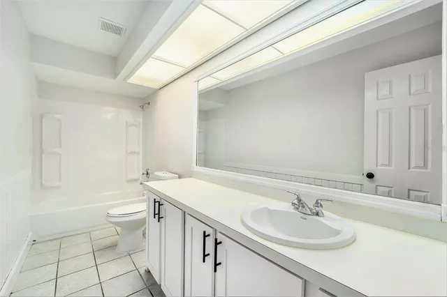 $435,000 | 2210 Lake Bay Way, Brandon, FL 33511