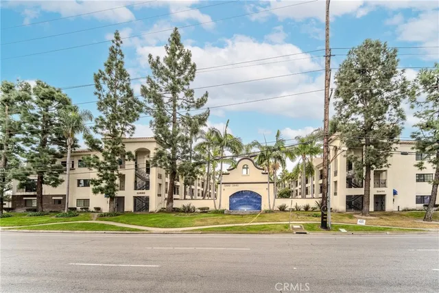 $570,000 | 11600 Warner Avenue, Unit 640, Fountain Valley, CA 92708