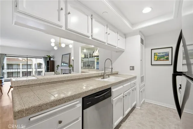 $570,000 | 11600 Warner Avenue, Unit 640, Fountain Valley, CA 92708