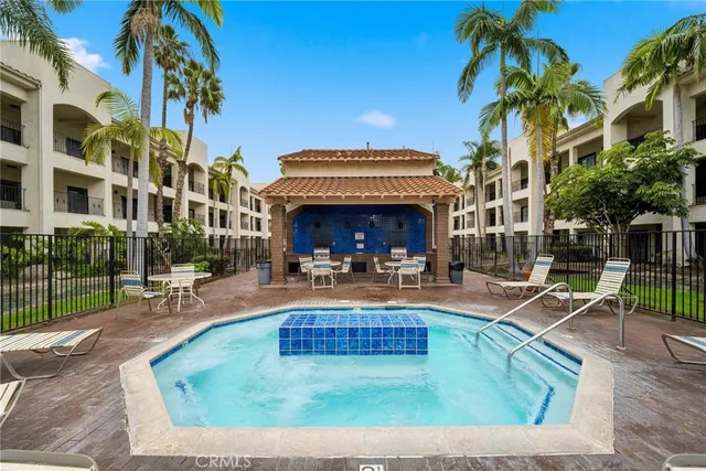 $570,000 | 11600 Warner Avenue, Unit 640, Fountain Valley, CA 92708