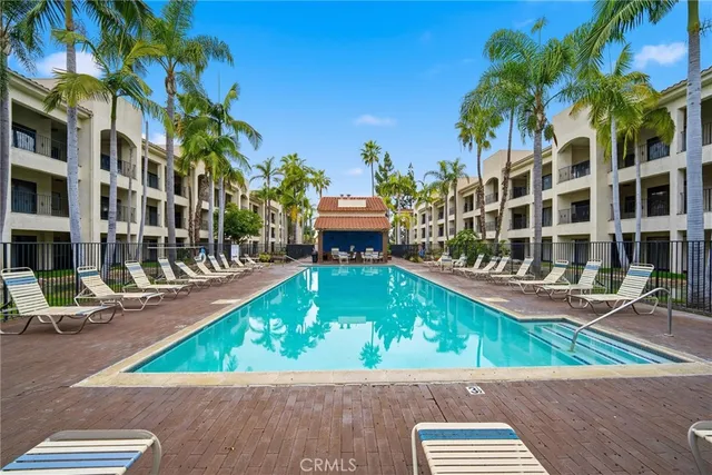 $570,000 | 11600 Warner Avenue, Unit 640, Fountain Valley, CA 92708