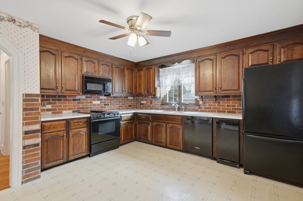 11 Mudnock Road Salisbury, MA 01952 - Photo 6 of 37